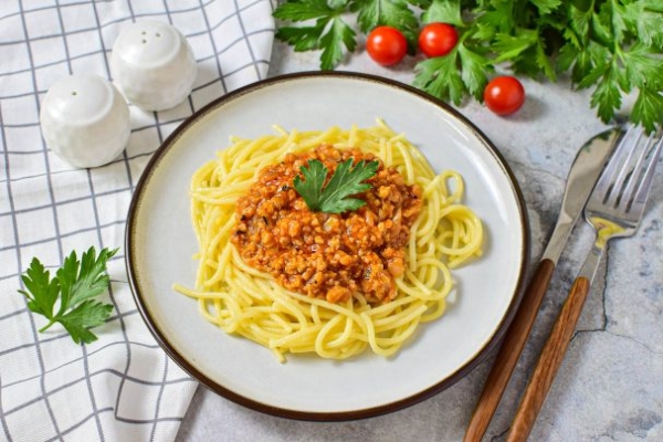 Спагетти по-болонски Спагетти по-болонски