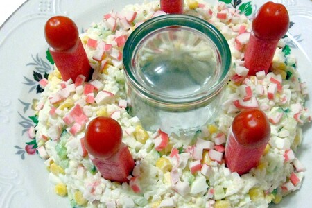 Салат из крабовых палочек "новогодний" Салат из крабовых палочек "новогодний"