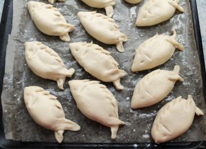 Мини-пирожки с лососем "Сяду на пенек, съем пирожок" Мини-пирожки с лососем "Сяду на пенек, съем пирожок"