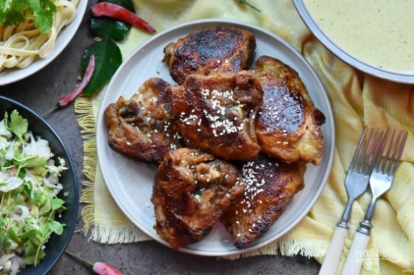 Тайский зеленый карри с курицей от Джейми Оливера Тайский зеленый карри с курицей от Джейми Оливера