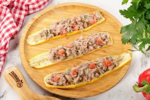 Кабачки с фаршем в мультиварке Кабачки с фаршем в мультиварке