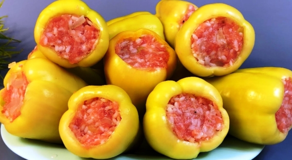 Как вкусно приготовить фаршированные перцы. Весь секрет в правильном бульоне Как вкусно приготовить фаршированные перцы. Весь секрет в правильном бульоне