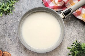 Фрикадельки в молочном соусе Фрикадельки в молочном соусе