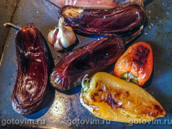 Икра из печёных баклажанов и перцев с варёным яйцом