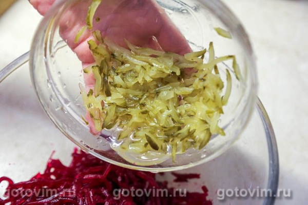 Салат из свеклы с морской капустой и соленой форелью Салат из свеклы с морской капустой и соленой форелью