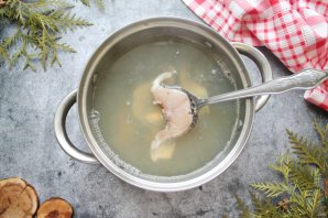 Двойная уха из щуки с пшеном Двойная уха из щуки с пшеном