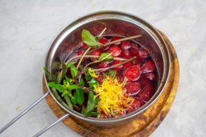 Варенье из клубники с лимоном и мятой Варенье из клубники с лимоном и мятой