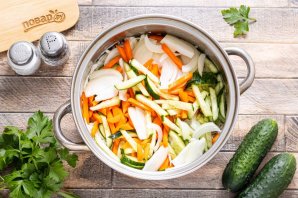 Салат из капусты и огурцов на зиму Салат из капусты и огурцов на зиму