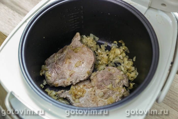 Стейки из свиной шеи в томатно-сливочном соусе в мультиварке