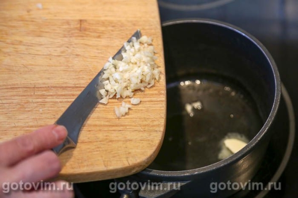 Фокачча с печеным чесноком и розмарином Фокачча с печеным чесноком и розмарином