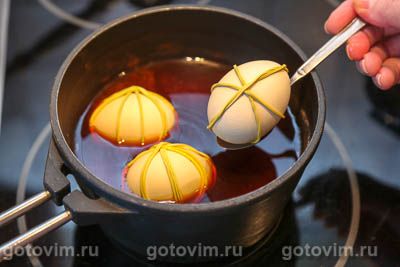 Яйца в луковой шелухе с рисунком (с резинками) Яйца в луковой шелухе с рисунком (с резинками)