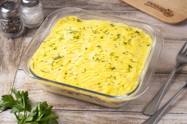 Картофельная запеканка с сосисками и грибами Картофельная запеканка с сосисками и грибами