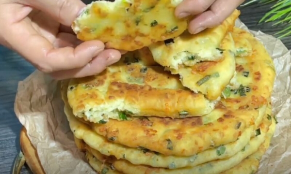 Как сделать простые и вкусные лепешки на кефире. Бабушка научила готовить только так Как сделать простые и вкусные лепешки на кефире. Бабушка научила готовить только так