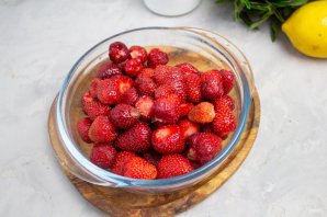 Варенье из клубники с лимоном и мятой Варенье из клубники с лимоном и мятой