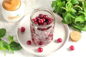 Вишневая наливка с косточками Вишневая наливка с косточками