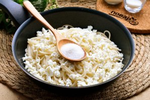 Сладкие спагетти с творогом Сладкие спагетти с творогом