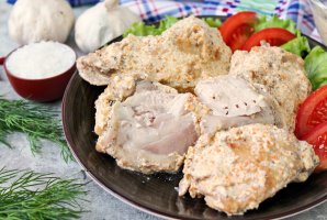 Тушеные куриные бедра Тушеные куриные бедра