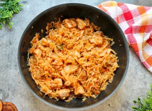 Капуста со свининой