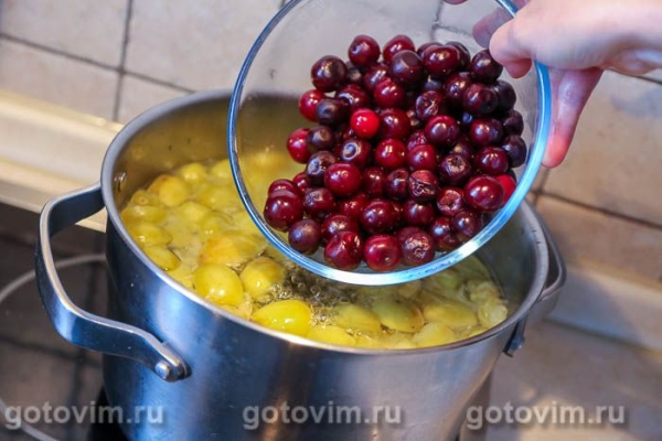 Компот из зеленых яблок с вишней Компот из зеленых яблок с вишней