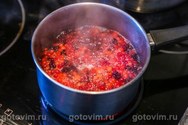 Компот из костяники и ежевики Компот из костяники и ежевики