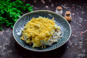 Салат "Подсолнух" с ананасами