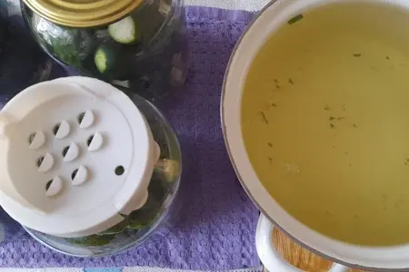 Маринованные огурцы с мятой Маринованные огурцы с мятой