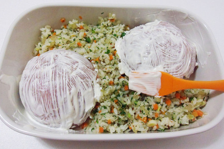 Куриные «бомбочки» под томатно-сметанным соусом 