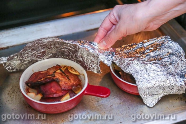 Запеченная свекла с чесноком, луком и перцем чили Запеченная свекла с чесноком, луком и перцем чили