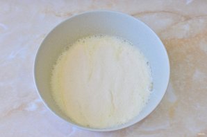 Творожная запеканка со сливами