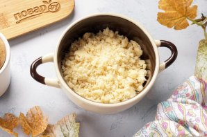 Булочка с посыпкой Булочка с посыпкой