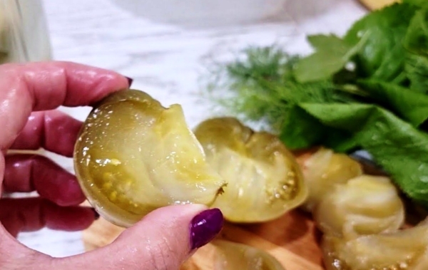 Квашеные помидоры по бабушкиному рецепту. Деревенский деликатес