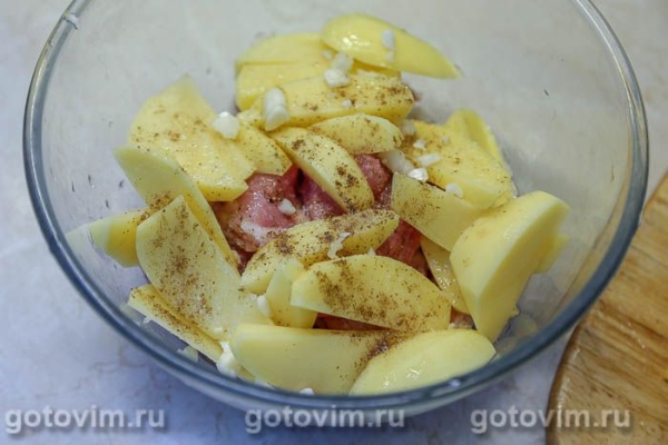 Свинина с картофелем и лисичками в пакете для запекания Свинина с картофелем и лисичками в пакете для запекания