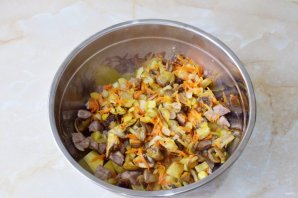 Жаркое с грибами в горшочках Жаркое с грибами в горшочках