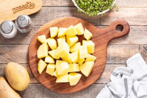 Картошка тушеная в мультиварке Картошка тушеная в мультиварке