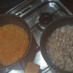 Гуляш из куриного филе с овощами и сметаной