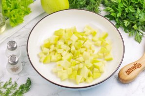 Салат с авокадо и тунцом и яблоком Салат с авокадо и тунцом и яблоком