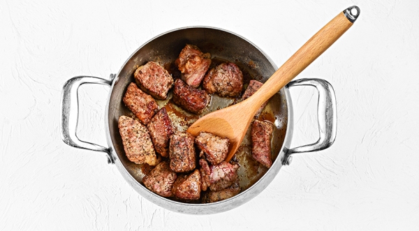 Тушеная говяжья лопатка, пошаговый рецепт с фото на 404 ккал