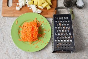 Овощное рагу с картофелем и капустой