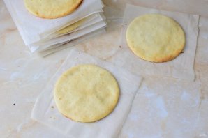 Торт молочная девочка с клубникой