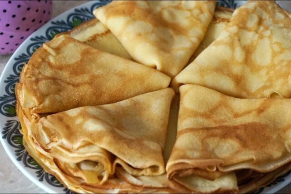 Бабушкины тонкие блины на молоке и воде Бабушкины тонкие блины на молоке и воде