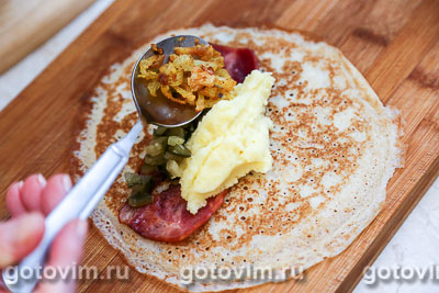 Блин фермерский (с картофельным пюре и беконом)