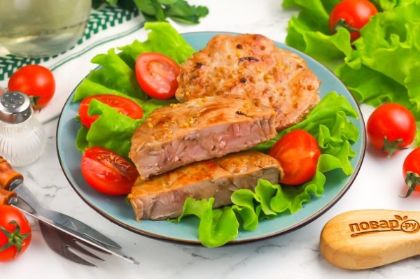 Стейк из тунца на сковороде Стейк из тунца на сковороде