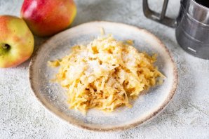 Пирожки с яблоками жареные Пирожки с яблоками жареные