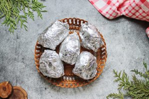 Запеченный картофель с беконом и сыром Запеченный картофель с беконом и сыром