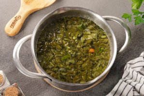 Борщ со щавелем и яйцом