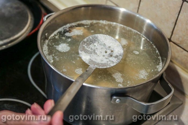 Суп рыбный с жареными клецками Суп рыбный с жареными клецками