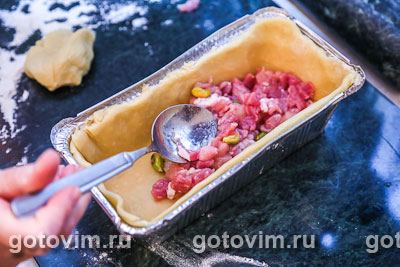 Мясной с фисташками террин в тесте Мясной с фисташками террин в тесте