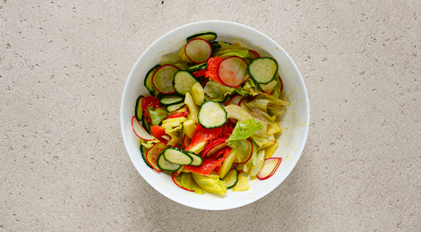 Салат со слабосоленым лососем, айсбергом и заправкой из облепихи, пошаговый рецепт с фото Салат со слабосоленым лососем, айсбергом и заправкой из облепихи, пошаговый рецепт с фото