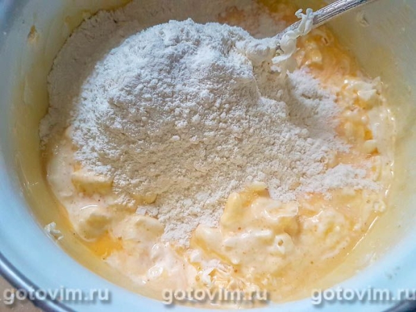 Пирог со сливами и безе Пирог со сливами и безе