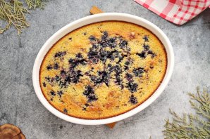 Пирог на кефире с черникой Пирог на кефире с черникой